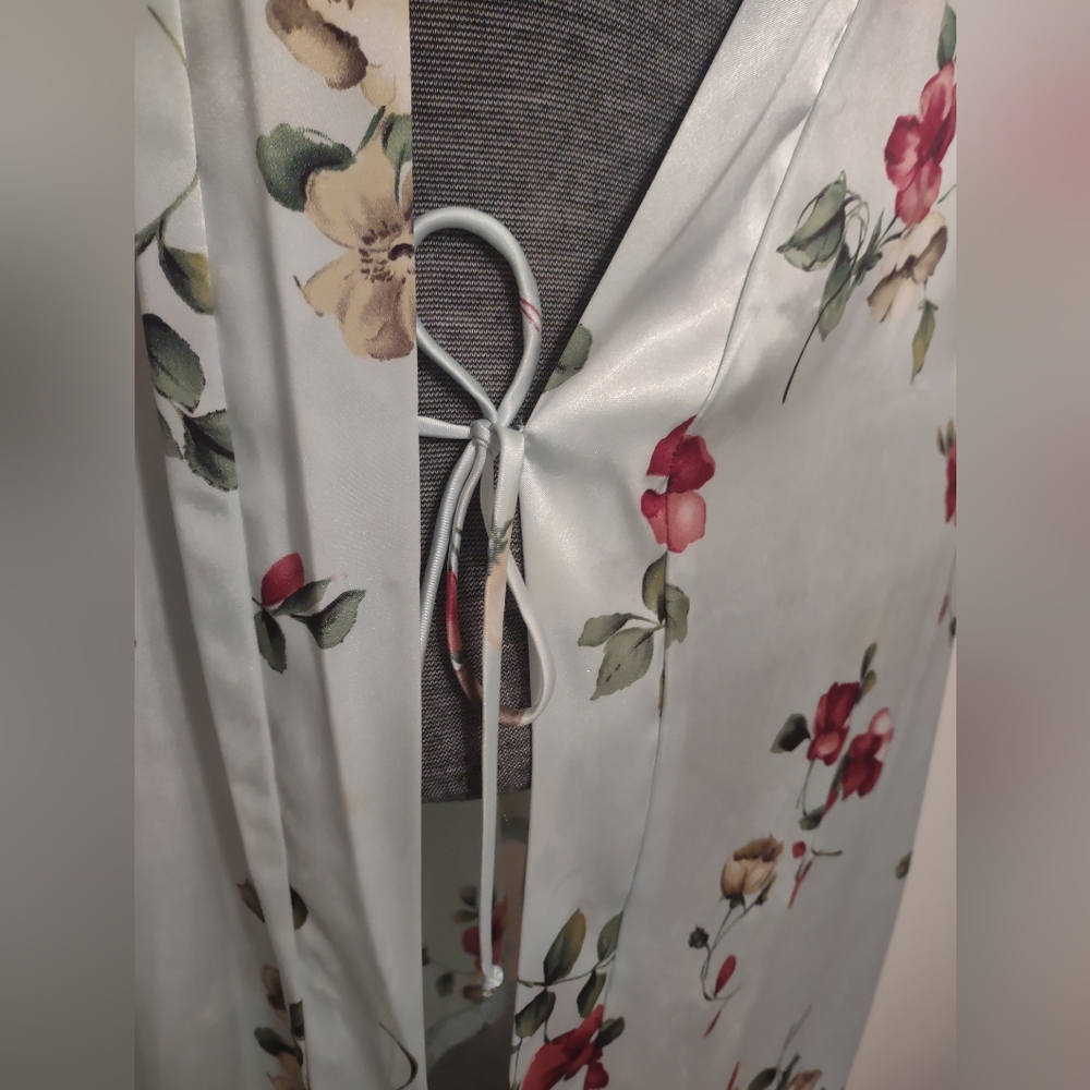 L.A. Intimates Short Robe - Picture 3 of 8